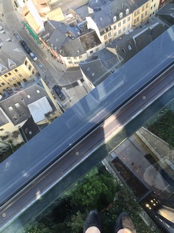 ascenseur-sol-vitre